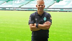 استقالة مدرب بريمن بعد تزييف شهادة لقاح كورونا