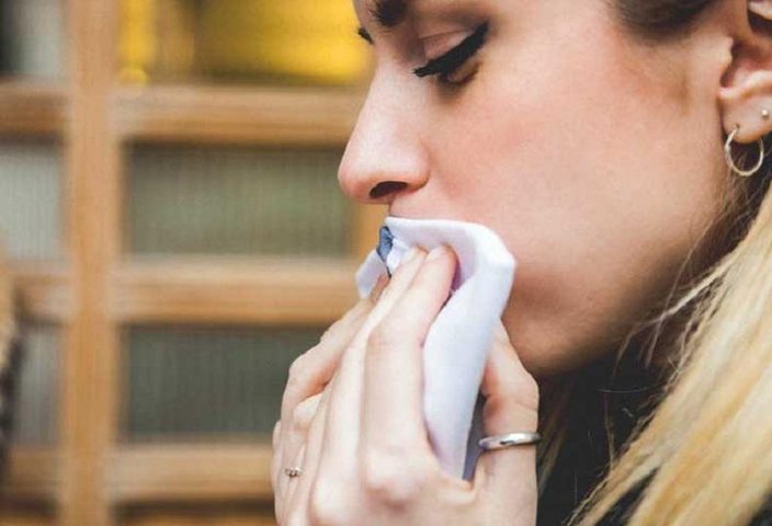 أطباء القلب يحذرون من شعور الحموضة المفاجئ في الفم