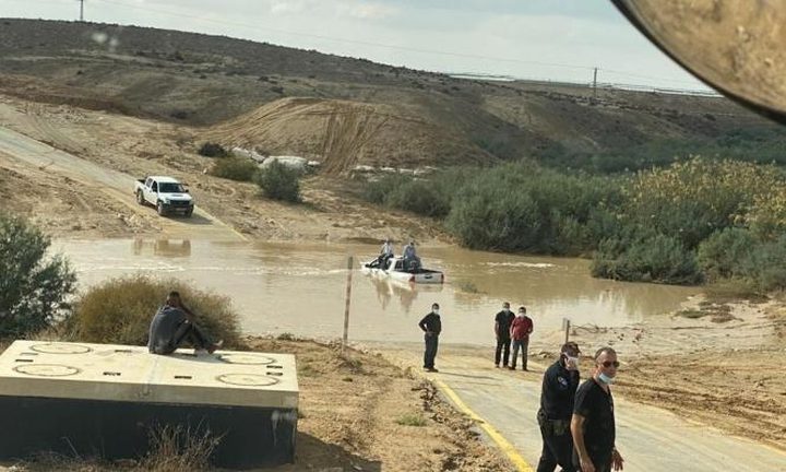 فيضانات وسيول وتدفق للمياه في صحراء النقب