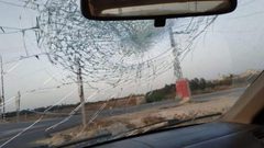 مستوطنون يعتدون على مركبات المواطنين برشقها بالحجارة جنوب جنين