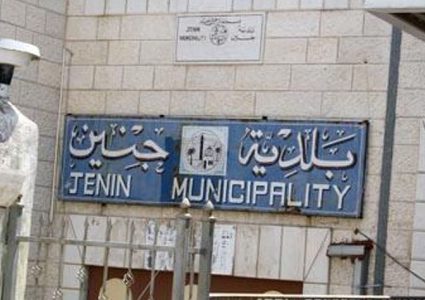 قطامي يقدم مشروع طرق رابطة لبلدية يعبد