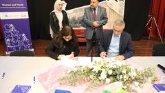 إطلاق مشروع "الشباب والنساء يغيرون مجرى الخدمات العامة" في الخليل