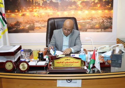 أبو هولي يبحث مع مفوض الأونروا مطالب العاملين ونزاع العمل القائم