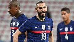 الحكم على بنزيما في قضية ابتزاز فالبوينا