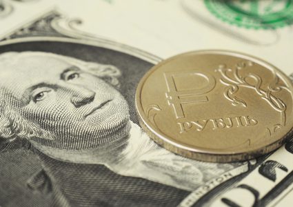 الروبل الروسي يعوض بعض خسائره وبورصة موسكو تصعد