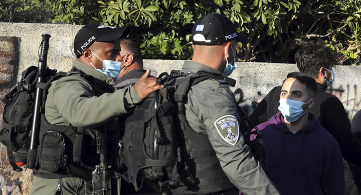 الاحتلال يستدعي شاباً للتحقيق معه عقب الإفراج عنه