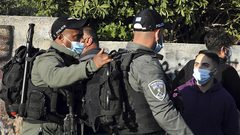 الاحتلال يستدعي شاباً للتحقيق معه عقب الإفراج عنه