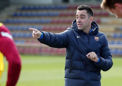 تشافي يخوض معركته الأولى داخل برشلونة