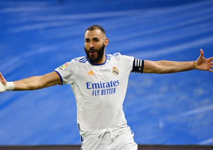 بنزيما يهدد عرش صلاح الأوروبي