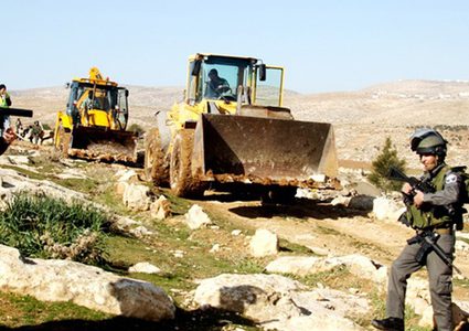 الاحتلال يدمر خط مياه جنوب طوباس