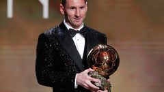 ميسي يحصد الكرة الذهبية السابعة