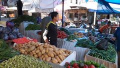 الاحصاء: انخفاض أسعار المنتج خلال الشهر الماضي