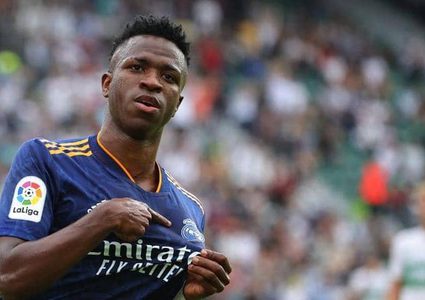 فينيسيوس يقتل حلم سان جيرمان