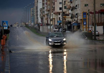 الطقس: منخفض جوي وأمطار متفرقة