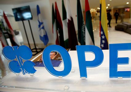 "أوبك+" تقرر تثبيت زيادة إنتاج النفط في يناير