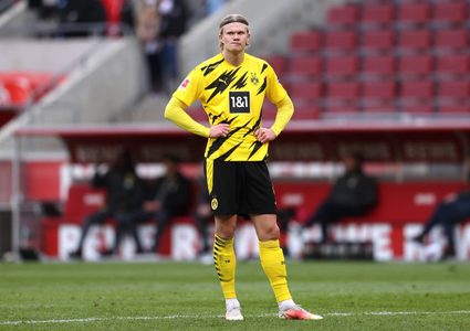 دورتموند يفجر مفاجأة كبرى تعقد مستقبل هالاند