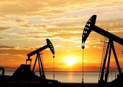 النفط يوسع مكاسبه بعد تصريحات "أوبك+"