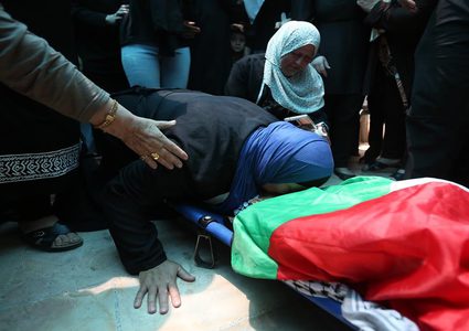 تشييع جثمان الشهيد محمد مطر إلى مثواه الأخير في دير مشعل