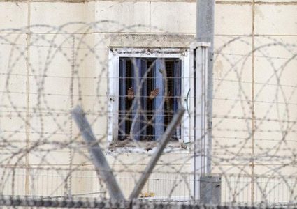 ادارة سجون الاحتلال تواصل حرمان الاسيرات المقدسيات من الزيارة