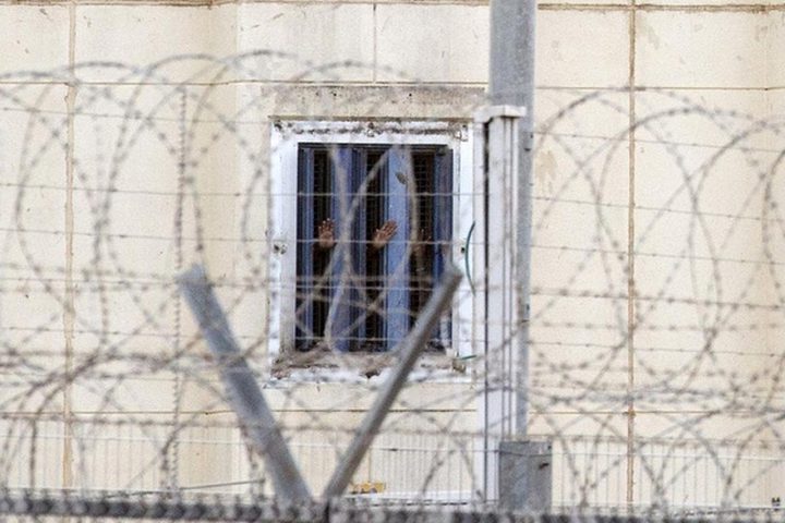ادارة سجون الاحتلال تواصل حرمان الاسيرات المقدسيات من الزيارة