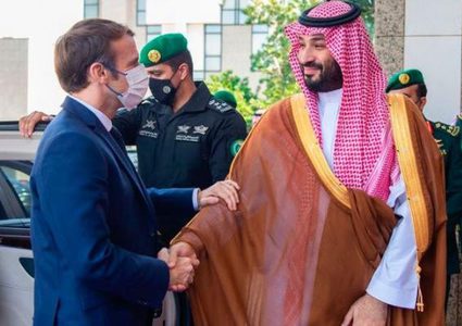 ماكرون يطلق مبادرة فرنسية سعودية ويتصل بمقياتي