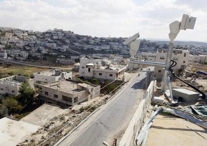 مستوطنون ينصبون كاميرات مراقبة في بلدة الخضر جنوب بيت لحم