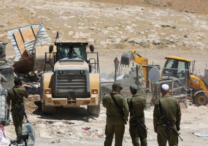 الاحتلال يجبر عائلات من خربة ابزيق بالأغوار على مغادرة مساكنهم