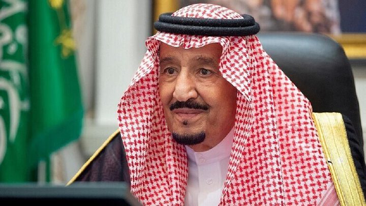 العاهل السعودي يوجه رسائل هامة إلى زعماء الخليج