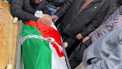 بدء مراسم تشييع جثمان الطالب المغدور مهران خليلية من مستشفى رفيديا إلى مثواه الأخير في بلدة جبع.