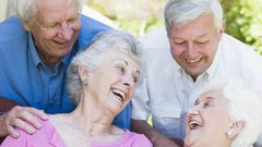 كيف نجنب كبار السن من العزلة الإجتماعية؟