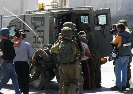 الاحتلال يعتقل أربعة مواطنين ويقتحم عدة بلدات وقرى في رام الله