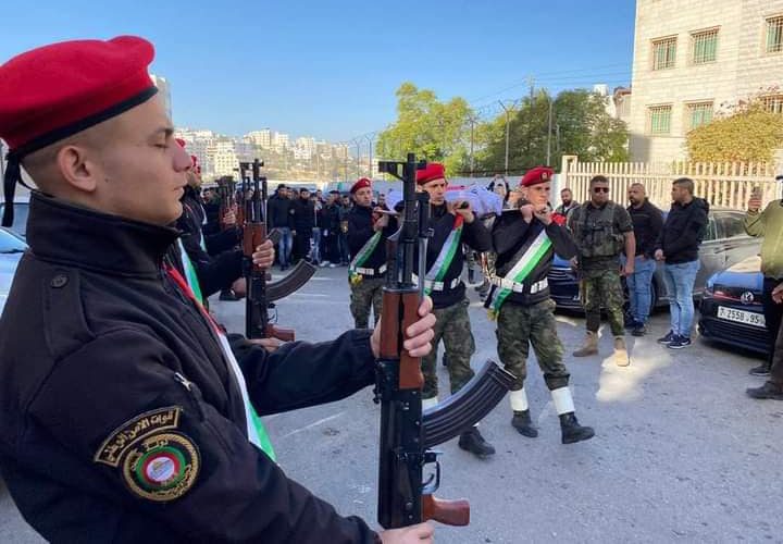 بدء مراسم تشييع جثمان الطالب المغدور مهران خليلية من مستشفى رفيديا إلى مثواه الأخير في بلدة جبع.