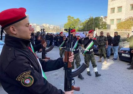 بدء مراسم تشييع جثمان الطالب المغدور مهران خليلية من مستشفى رفيديا إلى مثواه الأخير في بلدة جبع.