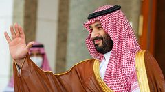 ولي العهد السعودي يبدأ من مسقط جولة خليجية تستمر 5 أيام