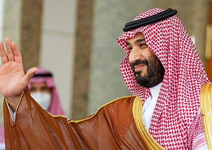 ولي العهد السعودي يبدأ من مسقط جولة خليجية تستمر 5 أيام