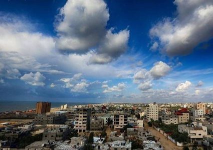 الطقس: أجواء غائمة جزئيا وباردة فوق معظم المناطق