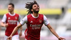 الاعب المصري محمد النني هدف رئيسي لناد إنجليزي