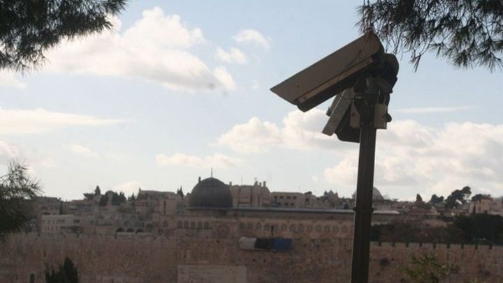 الاحتلال ينصب كاميرات مراقبة في شارع صلاح الدين في القدس المحتلة