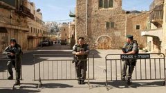 الاحتلال يمنع لجنة اعمار الخليل من ترميم 12 منزلا بالبلدة القديمة