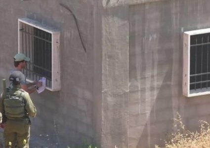 إخطارات بوقف البناء في قرية لـمدور جنوب قلقيلية