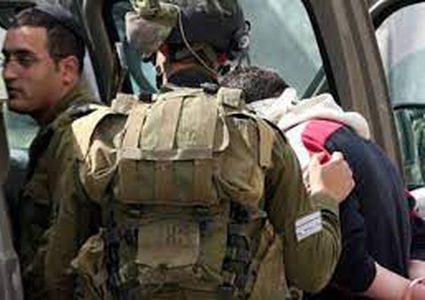 قوات الاحتلال تعتقل شاب من جنين على معبر الكرامة