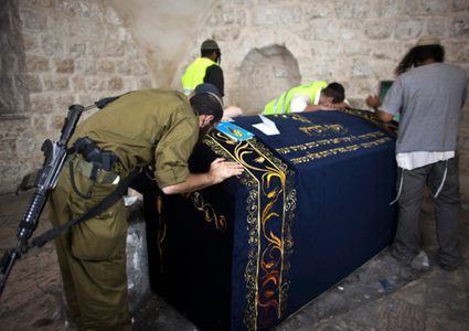 الحكومة تكشف عن تغيرات جوهرية قام بها المستوطنون في قبر يوسف