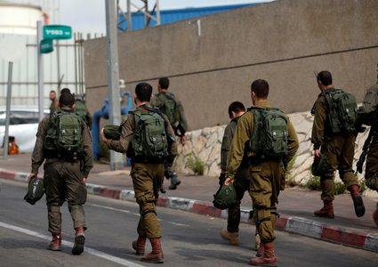 اعتقالا 24 شابا في الضفة بينهم طلّاب من جامعة النجاح