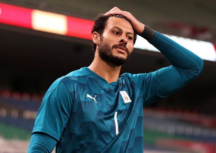 "قرار قضائي" يضع حارس منتخب مصر محمد الشناوي في أزمة كبيرة