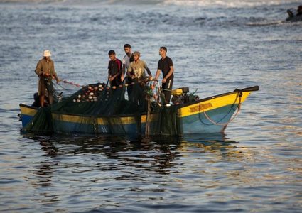 بحرية الاحتلال تعتقل اثنين من صيادي غزة