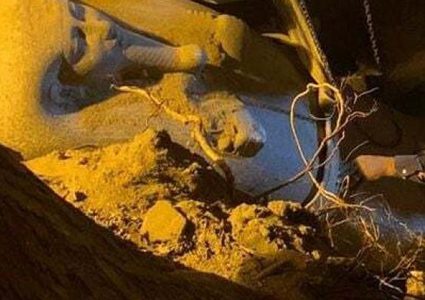 استخراج تابوب أثري أسفل عمارة سكنية في مصر