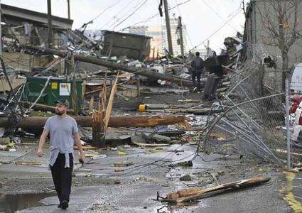 مصرع 50 شخصا على الأقل في عدة ولايات أميركية بسبب الأعاصير