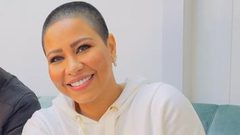 شيرين عبد الوهاب تطلب من جمهورها تقبل شكلها الجديد