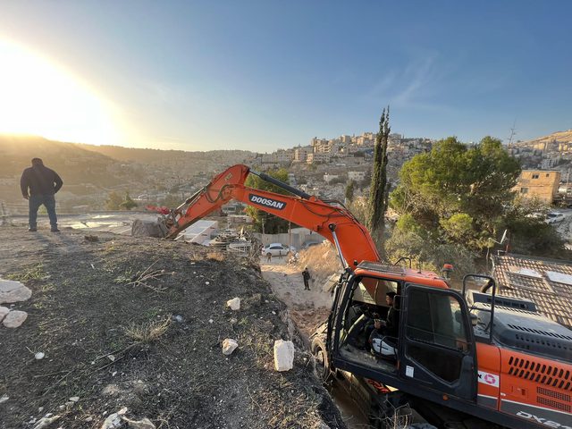 الاحتلال يجبر عائلة مقدسية على هدم منزلها ذاتيًّا في سلوان