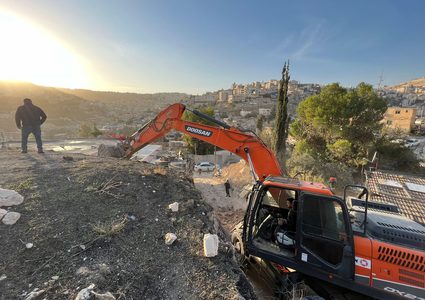 الاحتلال يجبر عائلة مقدسية على هدم منزلها ذاتيًّا في سلوان